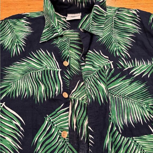 Rain Forest Cafe Souvenir navy/green leaf lightweight button down short sleeve - Picture 4 of 4